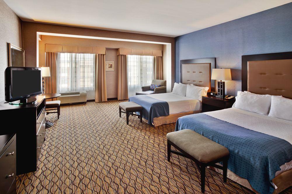 Holiday Inn Detroit Metro Airport By Ihg Romulus Exterior photo