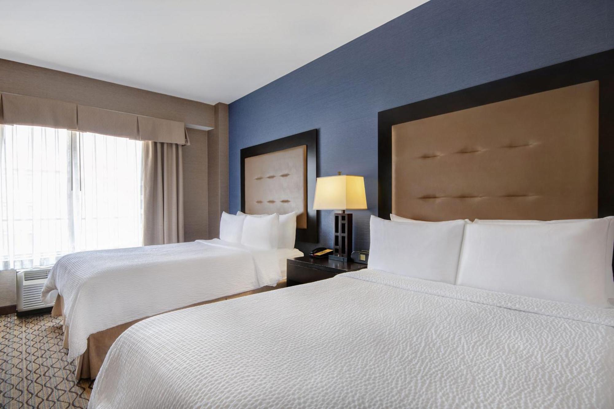 Holiday Inn Detroit Metro Airport By Ihg Romulus Exterior photo