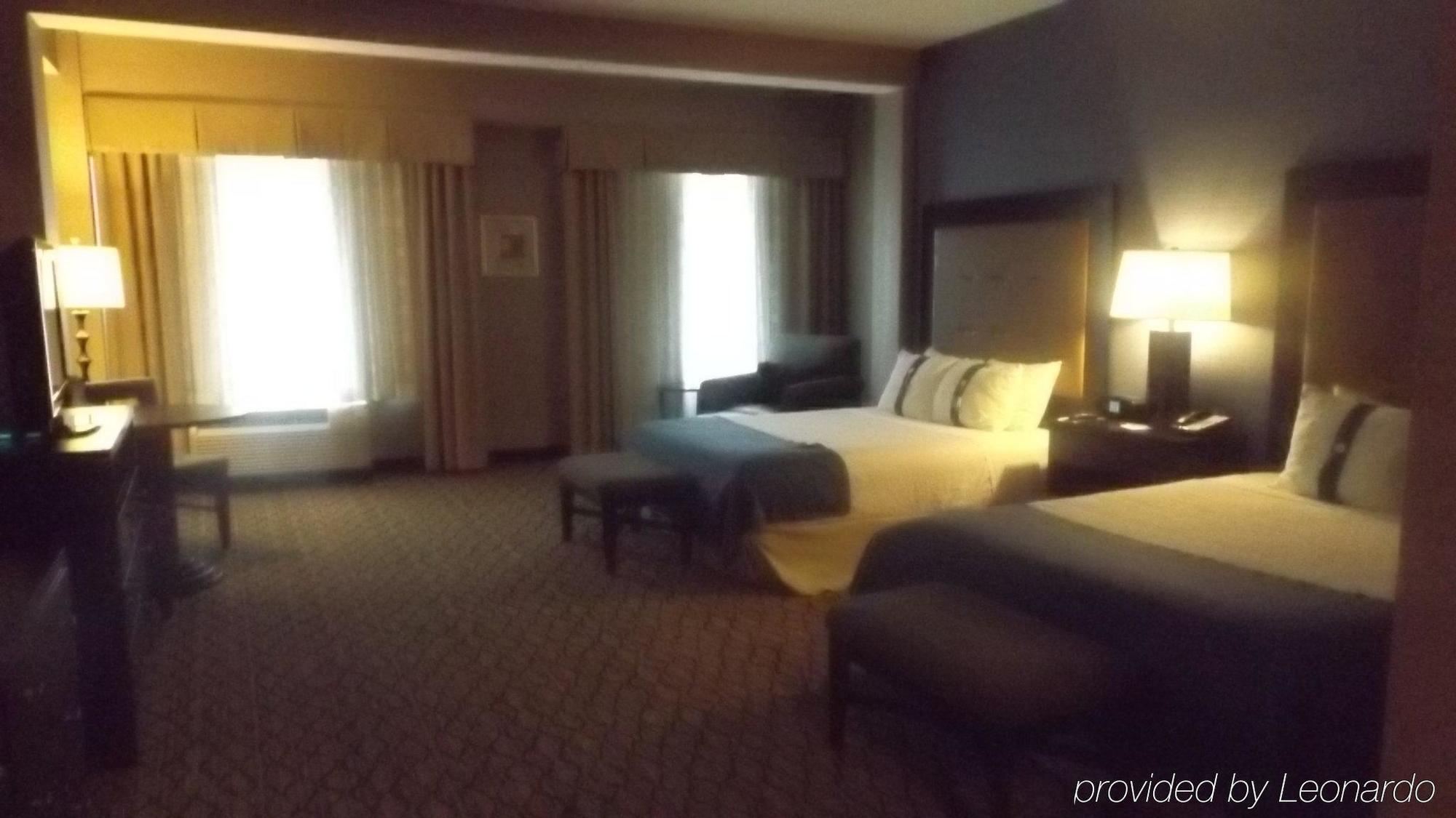 Holiday Inn Detroit Metro Airport By Ihg Romulus Exterior photo